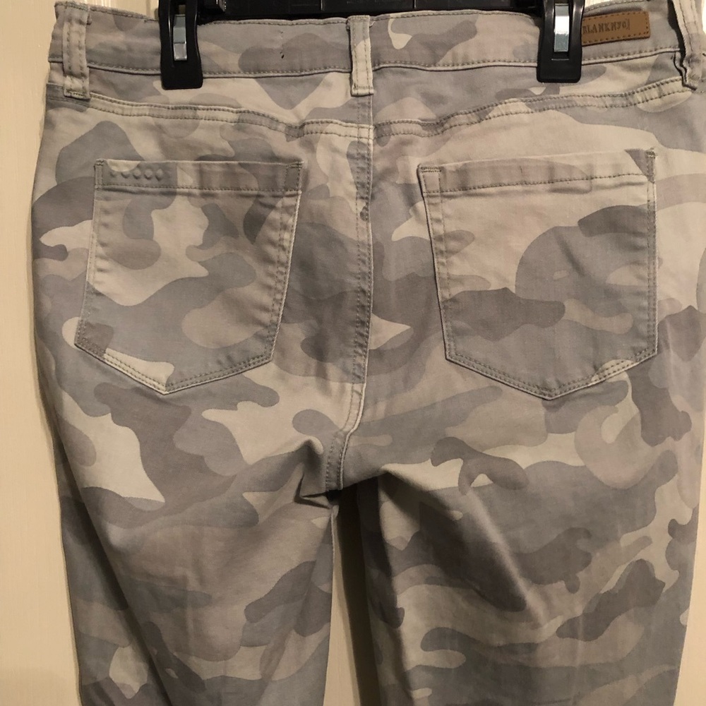 Blank NYC camouflage skinny pants Sz 30 The Sullivan